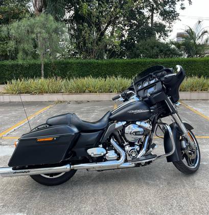 HARLEY-DAVIDSON STREET GLIDE HARLEY-DAVIDSON STREET GLIDE